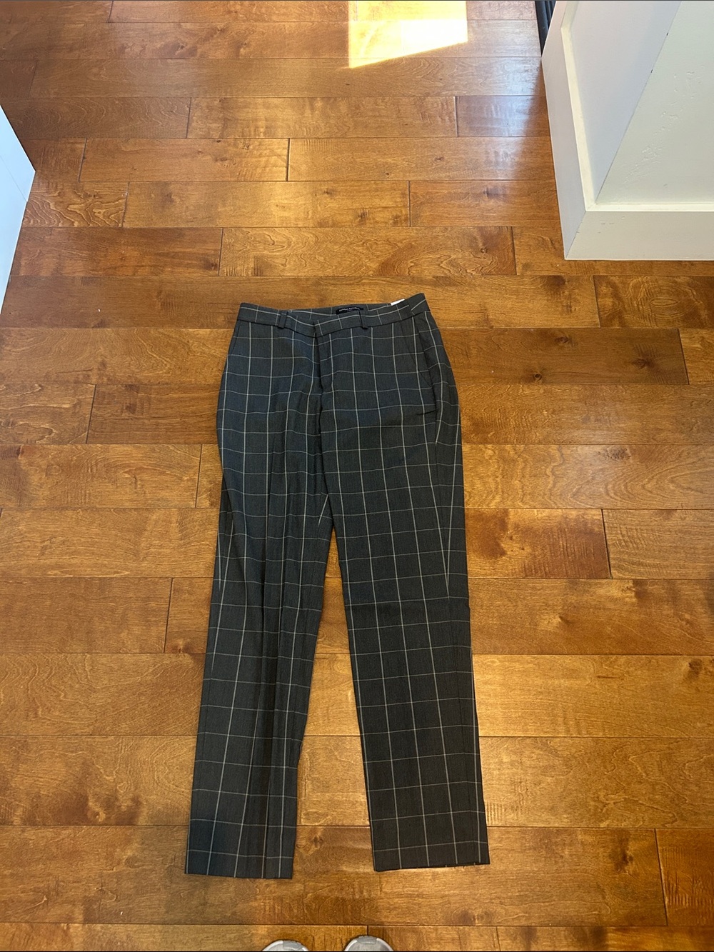 Banana Republic Woman’s Charcoal Gray Windowpane Dress Pants